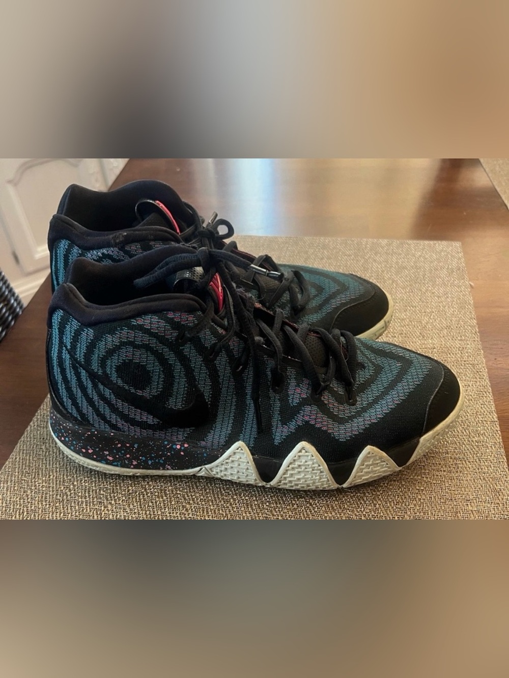 Youth Nike‎ Kyrie 4 tennis shoes